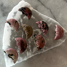 Load image into Gallery viewer, Rhodonite Moon Face