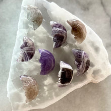 Load image into Gallery viewer, Amethyst Moon Face