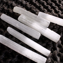 Load image into Gallery viewer, Raw Selenite Wand (Small)