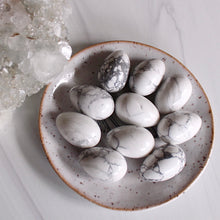 Load image into Gallery viewer, Howlite Mini Egg