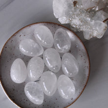 Load image into Gallery viewer, Quartz Mini Egg