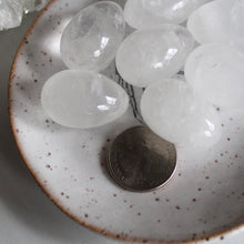 Load image into Gallery viewer, Quartz Mini Egg