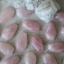 Load image into Gallery viewer, Rose Quartz Coffin