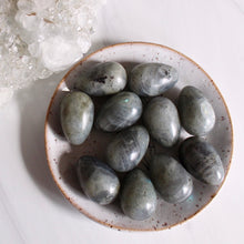 Load image into Gallery viewer, Labradorite Mini Egg
