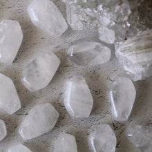 Load image into Gallery viewer, Quartz Coffin