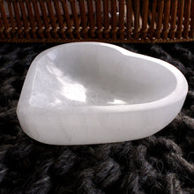 Load image into Gallery viewer, Selenite Heart-Shaped Bowl
