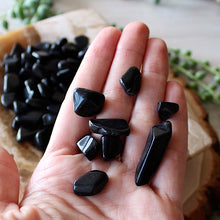 Load image into Gallery viewer, Obsidian Tumbled Chips (xs) 4oz bag