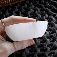 Load image into Gallery viewer, Selenite Heart-Shaped Bowl