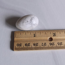 Load image into Gallery viewer, Howlite Mini Egg