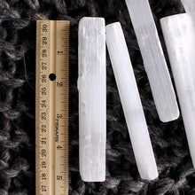 Load image into Gallery viewer, Raw Selenite Wand (Small)