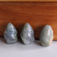 Load image into Gallery viewer, Labradorite Mini Flame