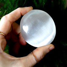 Load image into Gallery viewer, Selenite Palm Stone (Plain)