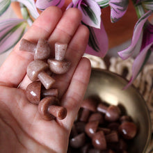 Load image into Gallery viewer, Strawberry Quartz Mini Mushroom