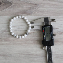 Load image into Gallery viewer, Howlite Bracelet