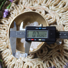 Load image into Gallery viewer, Quartz Mini Mushroom