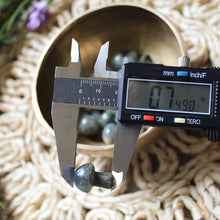 Load image into Gallery viewer, Labradorite Mini Mushroom