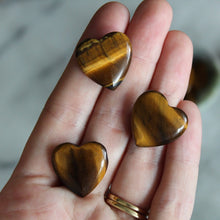 Load image into Gallery viewer, Tiger's Eye 20mm Heart