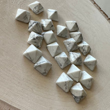 Load image into Gallery viewer, Howlite Mini Pyramid