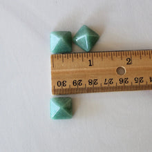 Load image into Gallery viewer, Aventurine Mini Pyramid