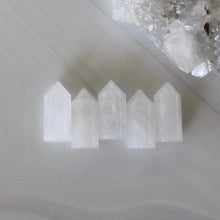 Load image into Gallery viewer, Quartz Tower