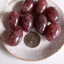 Load image into Gallery viewer, Strawberry Quartz Mini Egg
