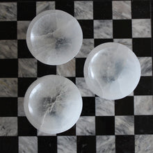 Load image into Gallery viewer, Selenite Mini Bowl
